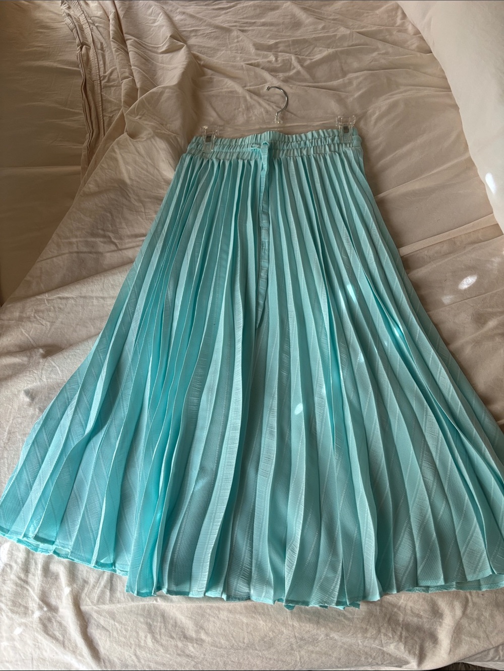 Beautiful Pleated  Skirt in ice/Light Blue